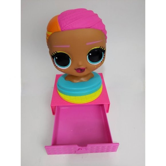 SALE! L.O.L.Surprise! O.M.G. Styling Head Royal Bee 8.5" - Picture 7 of 9